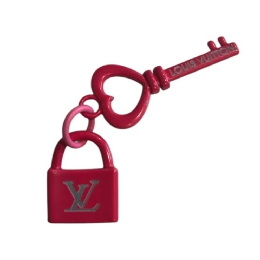 Heart Key and Lock Zipper Pull Charm Pink LV - Picture 2 of 4